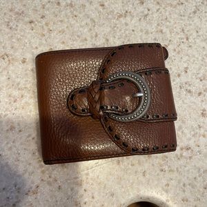 Brighton Brown, wallet